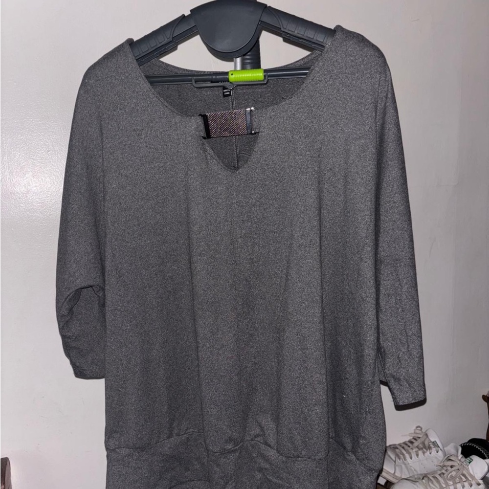 AUW Gray Relaxed Blouse with 3/4 Sleeves and Cut Out Detail